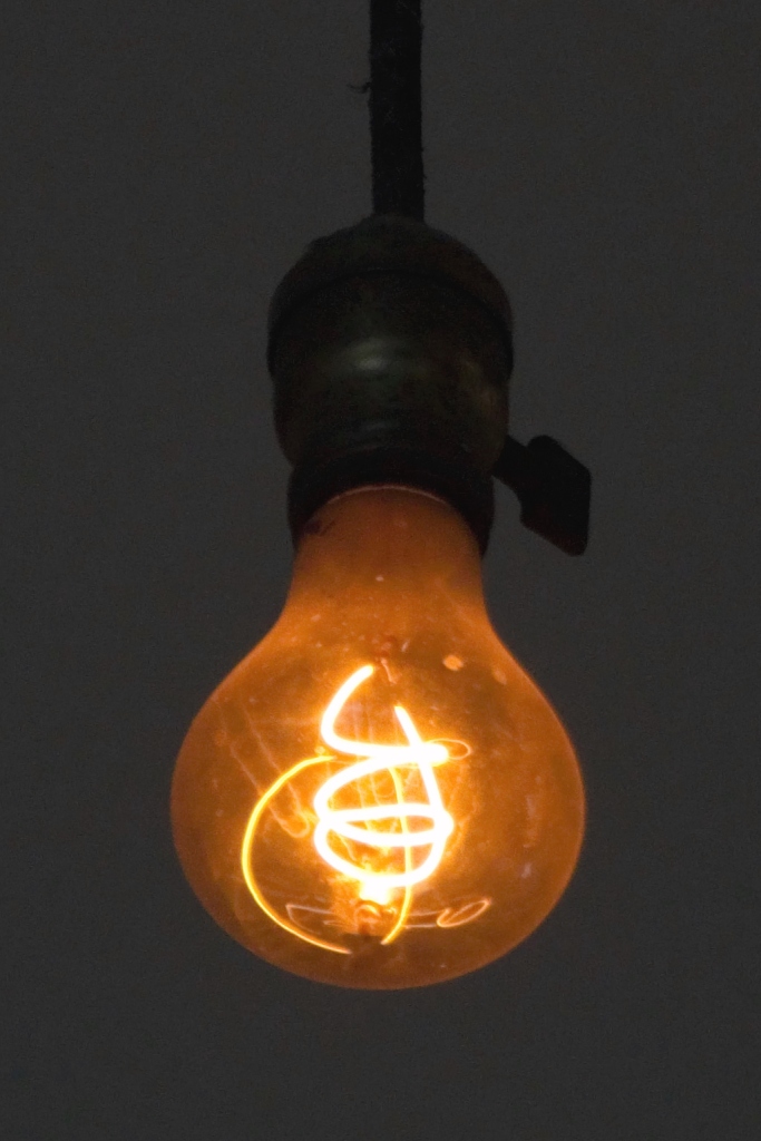 This image has an empty alt attribute; its file name is lightbulb.jpg